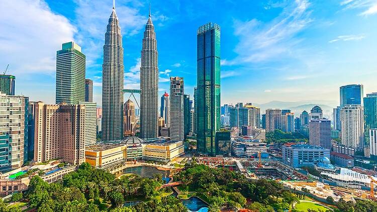 Kuala Lumpur: Menyaksikan Gemerlapan Ibukota Malaysia